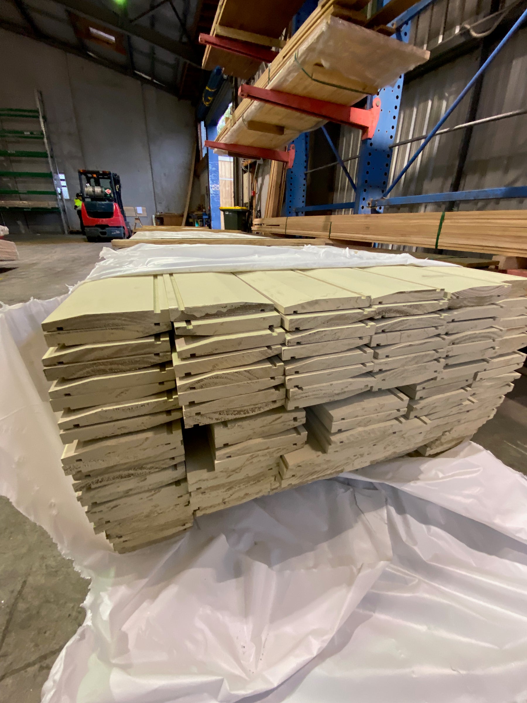 142 x 18 Bevel Back Pre Primed Solid Pine